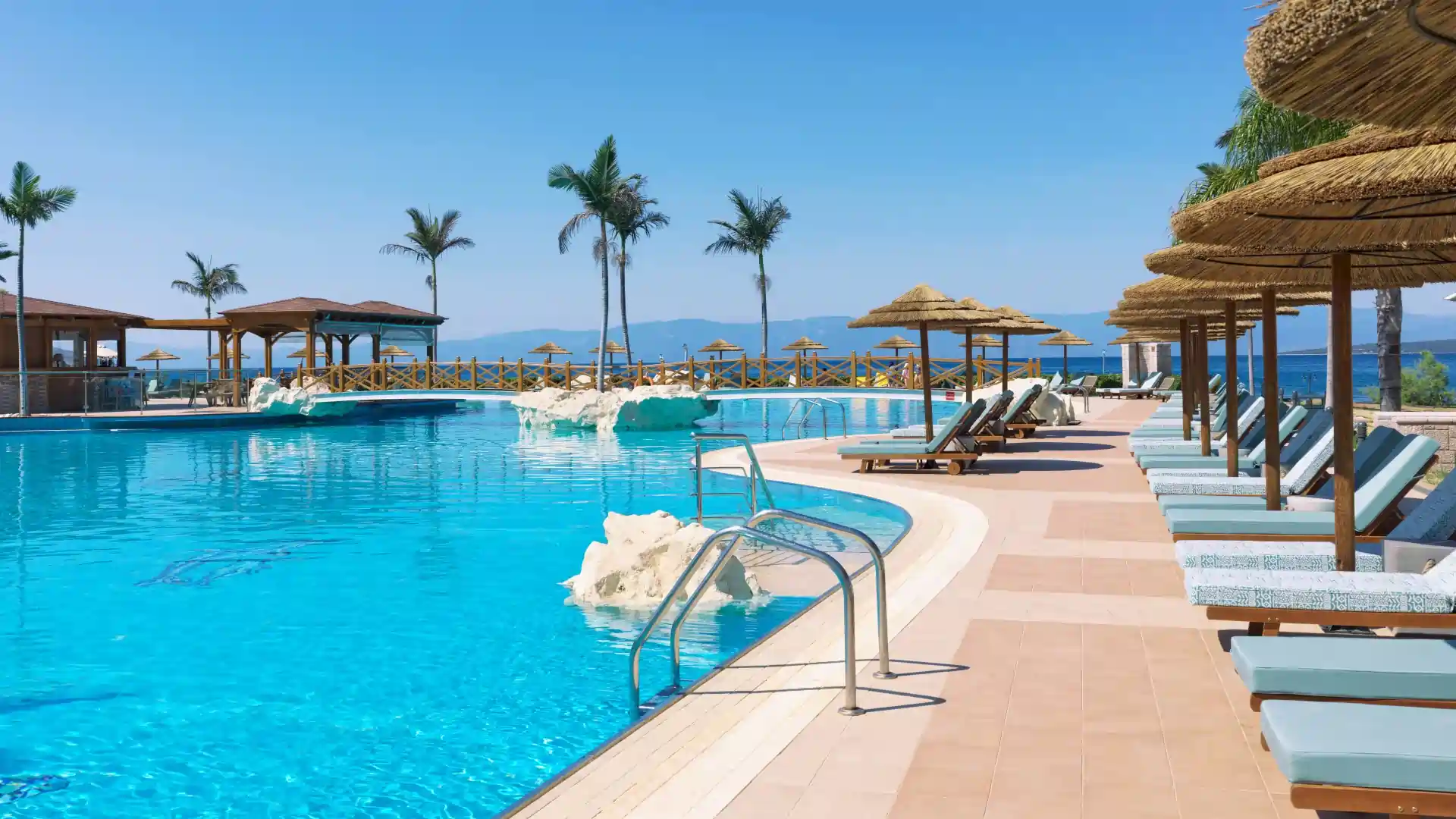 SEAFOS Luxury Resort & Spa Nafplio - בריכה חיצונית