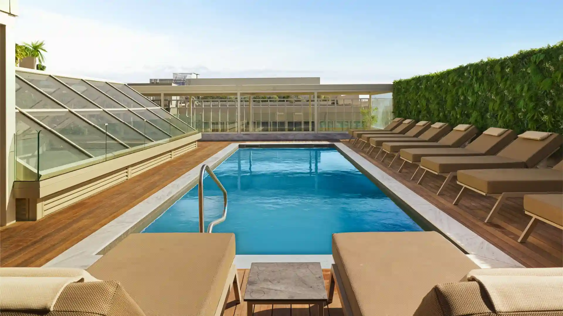 Photo Gallery Photo - rooftopGardenWithOutdoorPool_01.webp