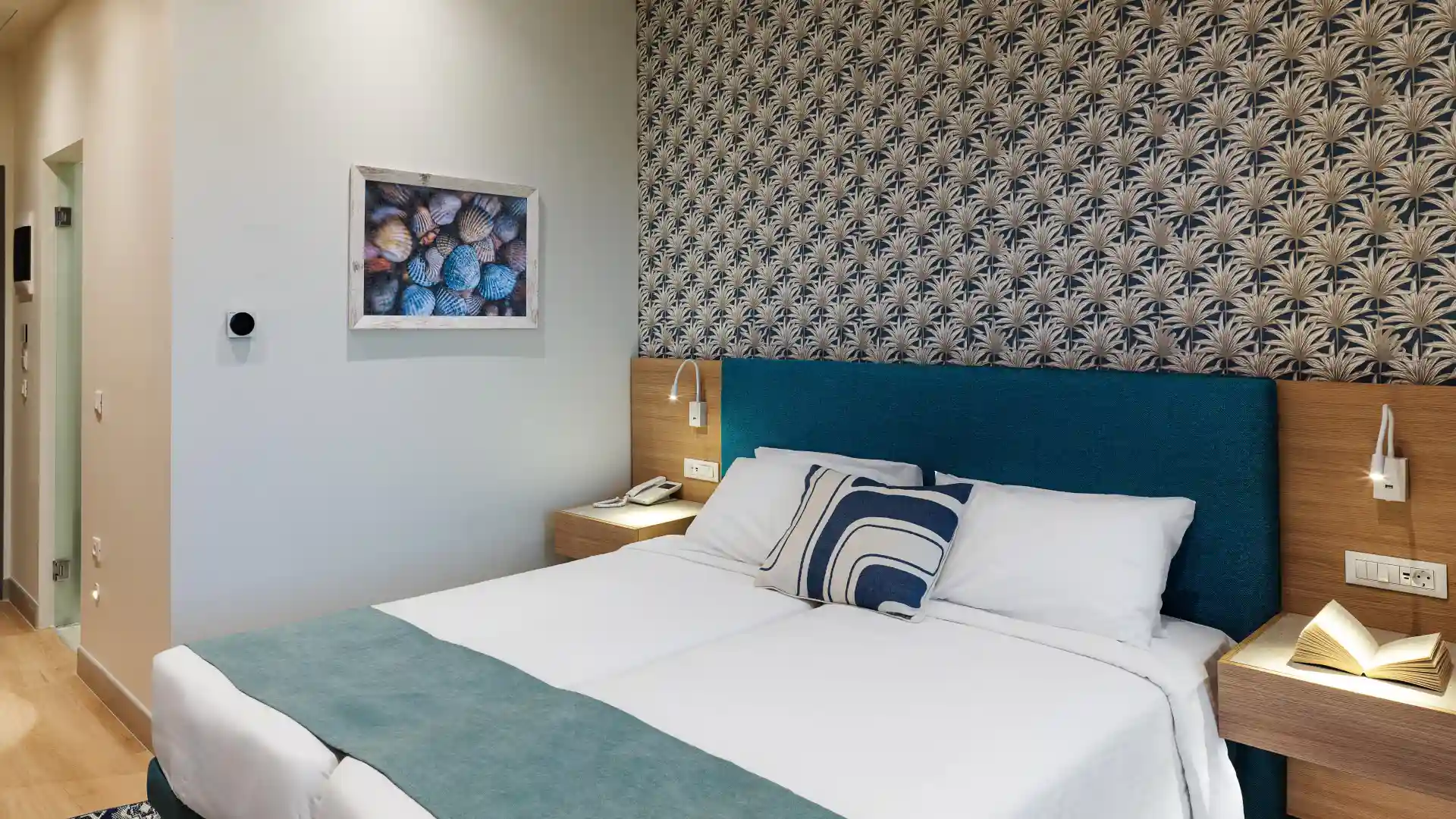 חדר פרימיום עם נוף לבריכה