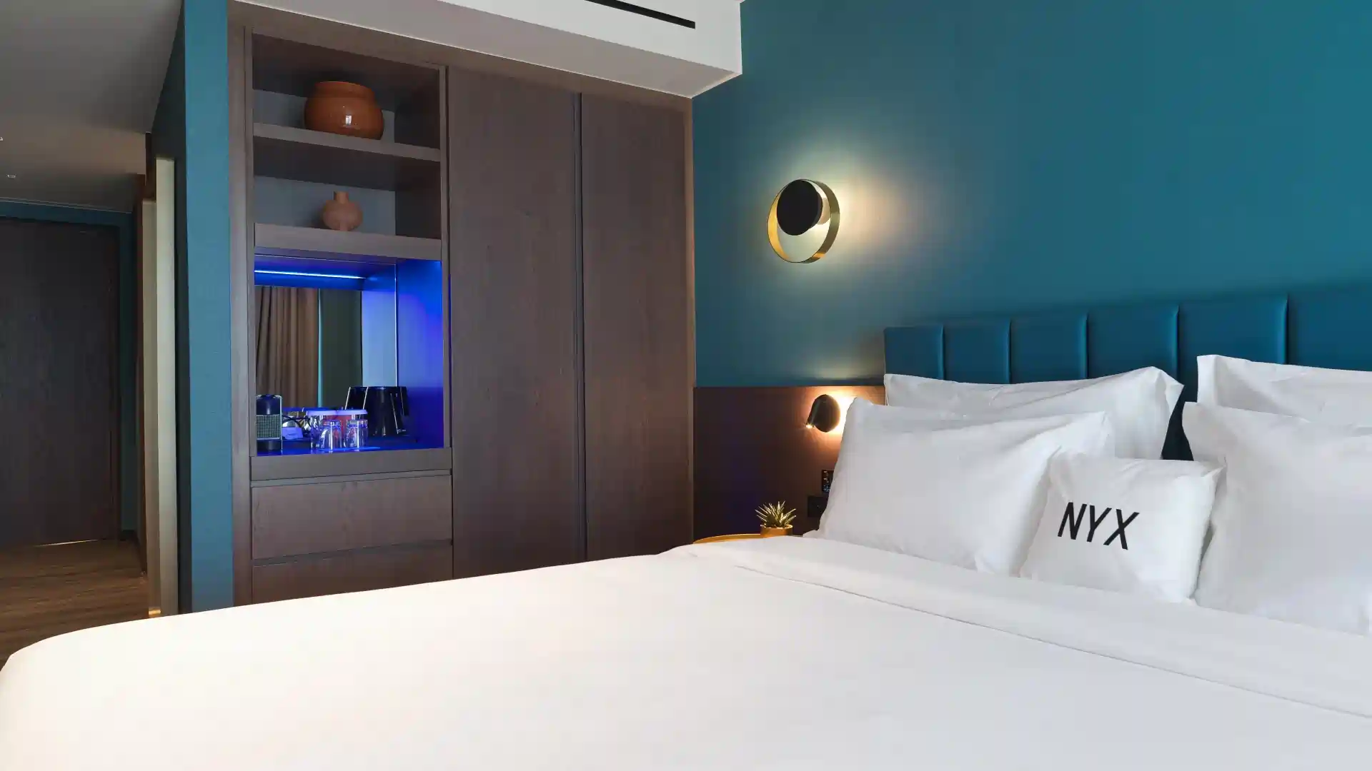 Deluxe Acropolis Room with Lounge Access