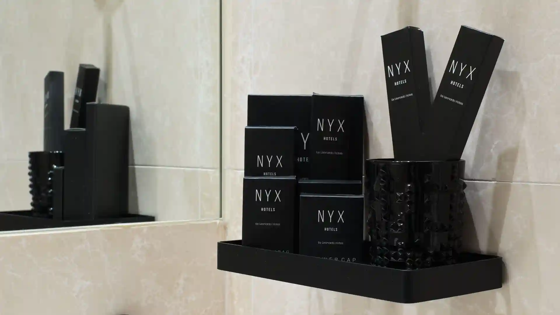 סוויטת אקזקיוטיב מחוברת NYX