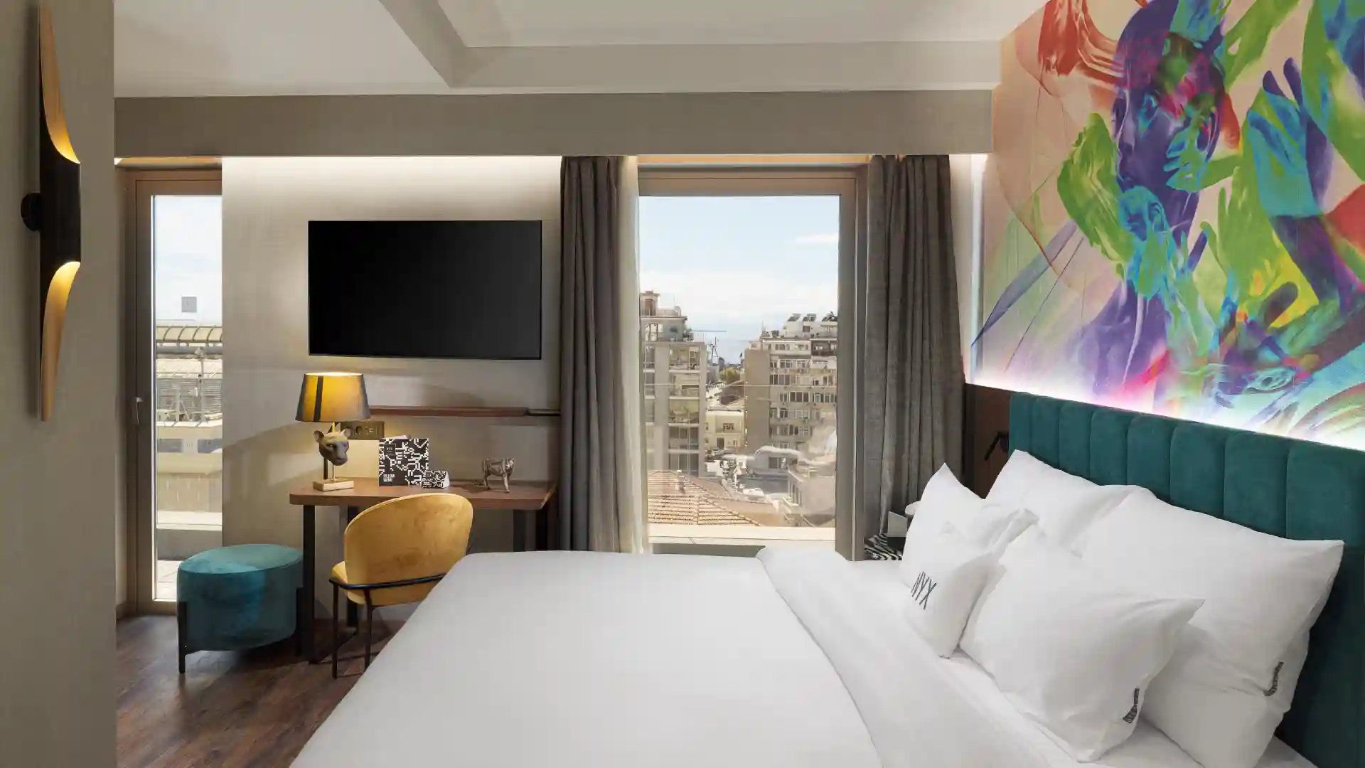 חדר אקזקיוטיב עם גישה לטרקלין העסקים