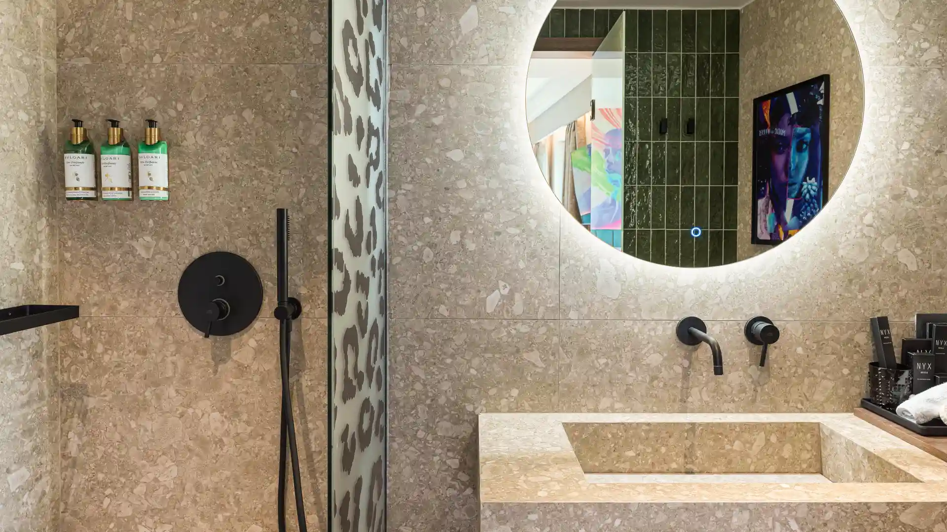 חדר אקזקיוטיב עם גישה לטרקלין העסקים