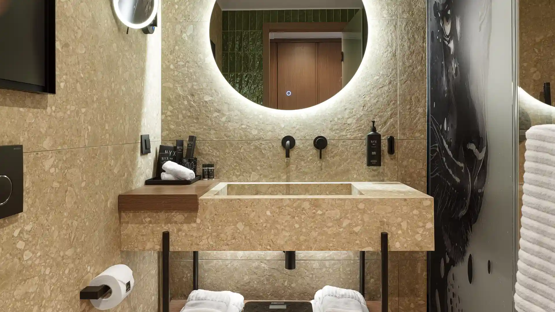 חדר סופריור Down to Earth